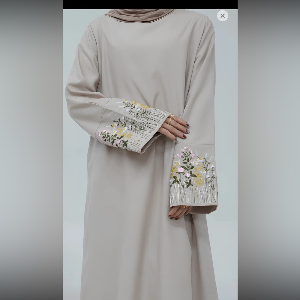 Closed floral abaya